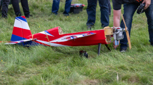 Détail d’un moteur thermique dans un avion radiocommandé