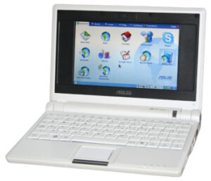 Asus Eee PC 701 4G : le précurseur oublié de l'écriture numérique minimaliste