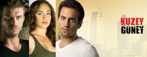 Capture d’écran du site officiel de Kuzey Güney montrant Kıvanç Tatlıtuğ, Buğra Gülsoy et Öykü Karayel